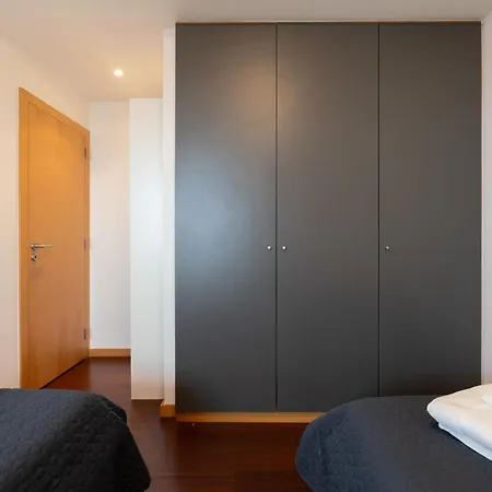 Modern Flat With Balcony & Garage By Hostwise Porto