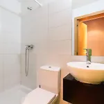Apartamento Modern Flat With Balcony & Garage By Hostwise