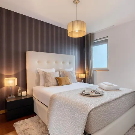 Apartamento Modern Flat With Balcony & Garage By Hostwise Oporto