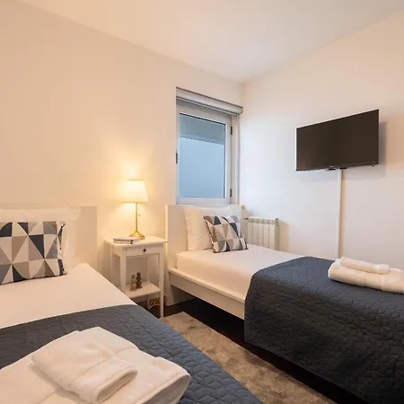 Apartamento Modern Flat With Balcony & Garage By Hostwise Oporto