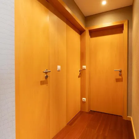 Modern Flat With Balcony & Garage By Hostwise Διαμέρισμα Πόρτο