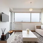 Modern Flat With Balcony & Garage By Hostwise شقة *