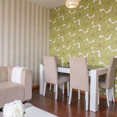 Апартаменты Modern Flat With Balcony & Garage By Hostwise